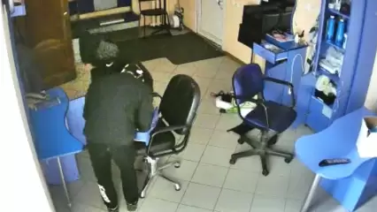 Появилось видео кражи из парикмахерской в Нижнекамске — задержаны подростки 14 и 16 лет - НТР 24