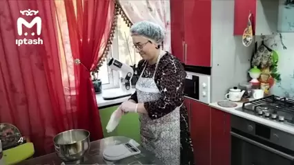 «Готова помогать всегда»: многодетная мама из Нижнекамска готовит торты для детей-инвалидов - НТР 24