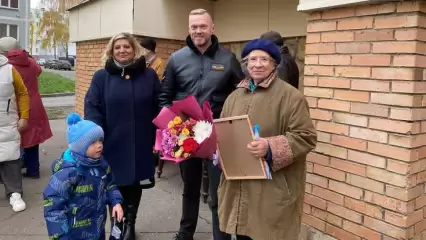 Жильцы дома № 5 по ул. Спортивной отпраздновали 40-летие дома - НТР 24