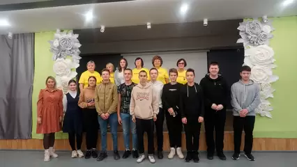 В Нижнекамском районе прошёл «Батл поколений» в честь 104-летия со дня основания ВЛКСМ - НТР 24