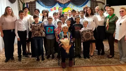 Воспитанники нижнекамского детдома приняли у себя в гостях ветерана войны, которая подарила им телевизоры - НТР 24