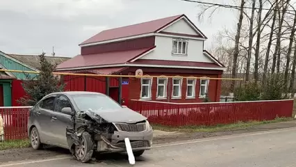 В Татарстане водитель иномарки уснул за рулем и врезался в «КамАЗ», один человек погиб