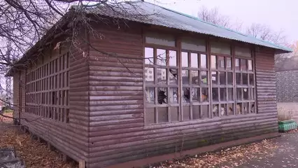 «Вид портит»: в Нижнекамске у заброшенного здания на ул. Спортивной не оказалось хозяина - НТР 24