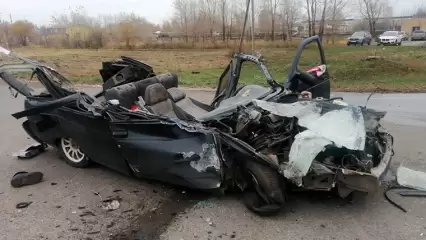 В Татарстане водитель легковушки впал в кому после столкновения с ассенизаторской машиной