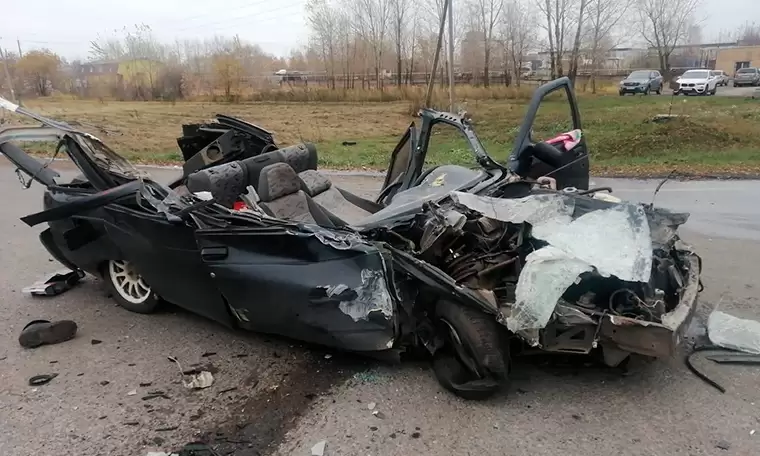 В Татарстане водитель легковушки впал в кому после столкновения с ассенизаторской машиной