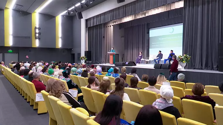В Нижнекамске обсудили ношение татарскими женщинами открытой одежды