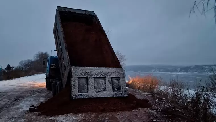 В Нижнекамске началась подготовка ледовой переправы