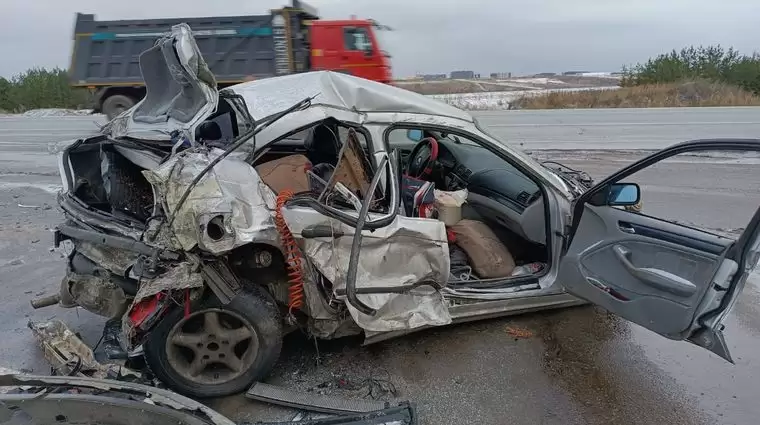В Татарстане в ДТП с грузовиком пострадала семья с двумя детьми