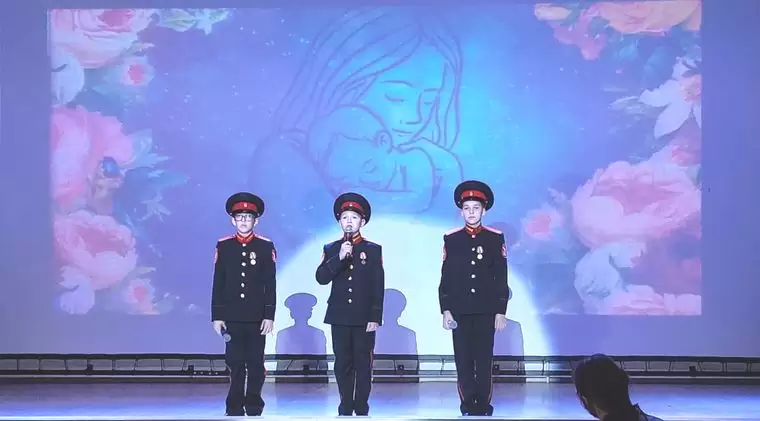 Нижнекамские кадеты подготовили концерт для своих мам