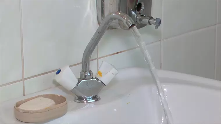 В нижнекамской школе для больных ОВЗ и четырёх домах из-за порыва отключили холодную воду