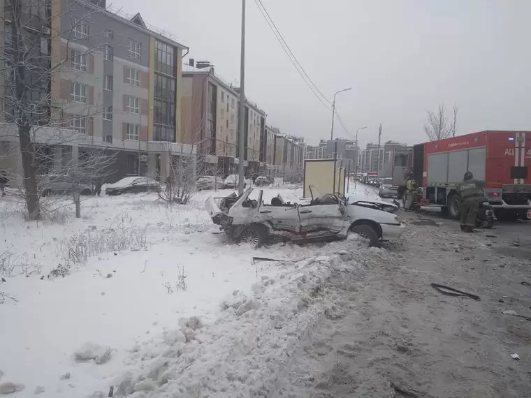 В Казани при столкновении грузовика и «Лады» погиб человек