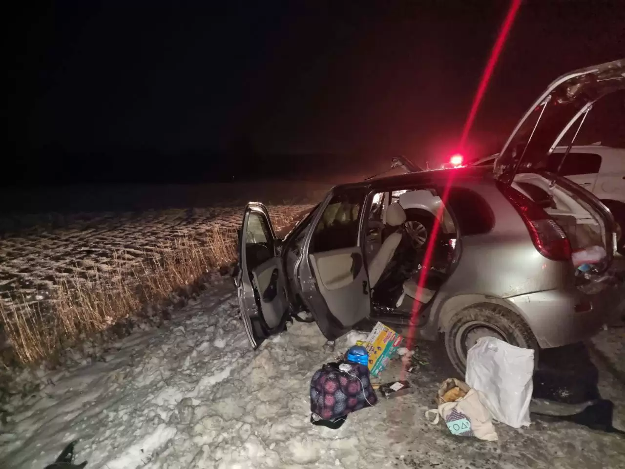 Один человек погиб, четыре получили травмы при столкновении двух легковушек на трассе в Татарстане