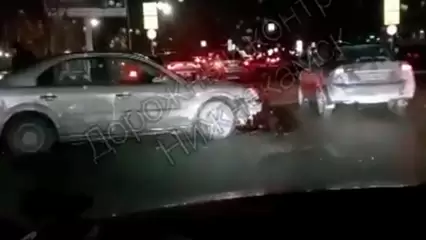 В Нижнекамске пьяный мужчина на иномарке перелетел через разделительную полосу - НТР 24