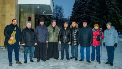 Рано утром священнослужители из Нижнекамска отправились доставлять гуманитарный груз бойцам спецоперации