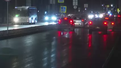 Нижнекамские водители устроили спор из-за отсутствия парковки у рынка - НТР 24