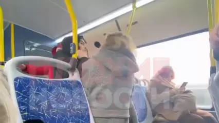В Казани женщины подрались за место в автобусе
