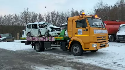 В День памяти жертв ДТП по Нижнекамску провезли искорёженный автомобиль