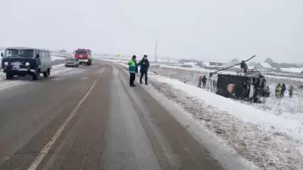 В Татарстане на трассе погиб водитель грузовика