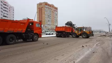 За смену с улиц Нижнекамска вывезли почти тысячу кубометров снега