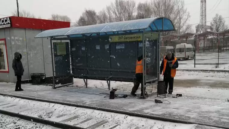Вырванную ветром остановку в Нижнекамске восстановили за три часа