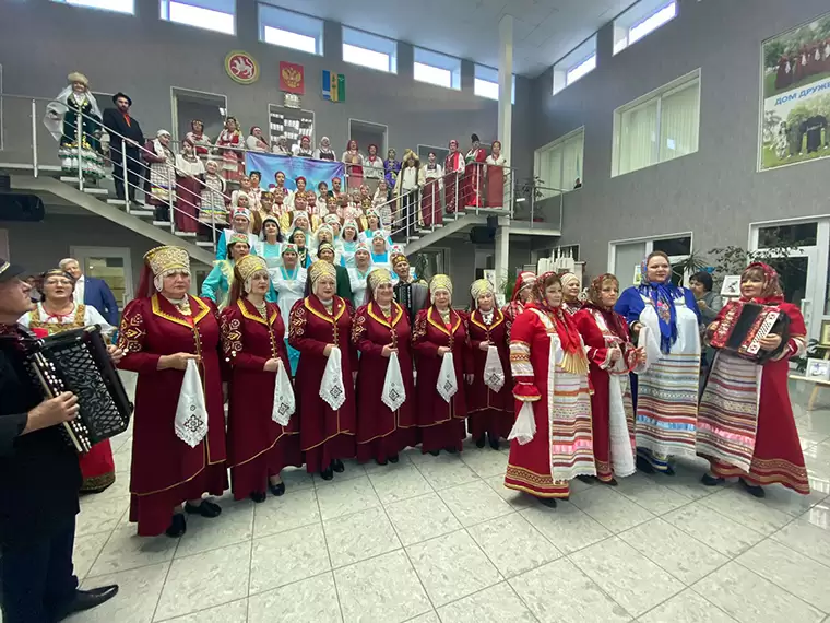 В Нижнекамске на фестивале «Дружбы народов» прошел показ национальных костюмов