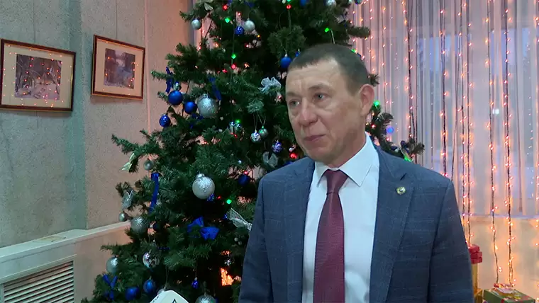 Представители администрации Нижнекамска приняли участие в акции «Стань Дедом Морозом!»