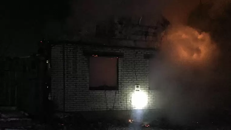 В Татарстане мужчина отмечал получение пенсии и сгорел вместе с домом