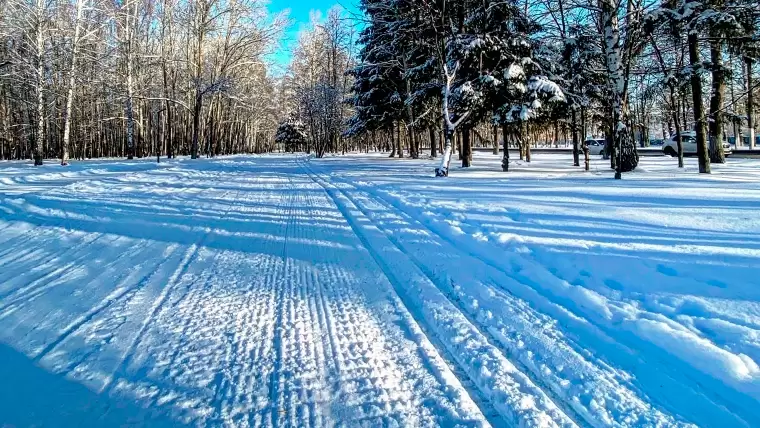 В центре Нижнекамска открыли новую профессиональную лыжную трассу