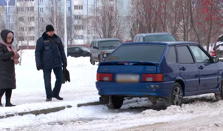 Во дворах Нижнекамска проходят рейды по выявлению автомобилей, мешающих уборке снега