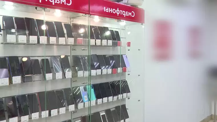 Нижнекамке отказываются возвращать в комиссионном магазине потерянный в такси телефон