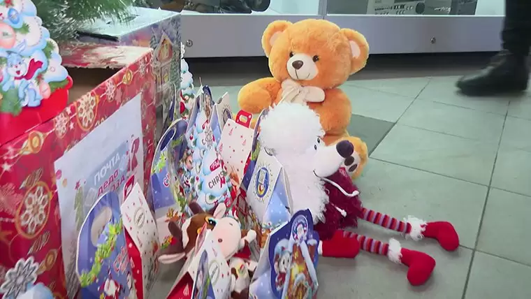 Дошколята, пенсионеры и бизнесмены Нижнекамска присоединились к акции «Стань Дедом Морозом!»