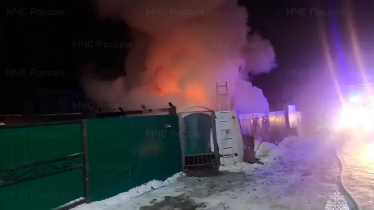 Житель Татарстана, пытаясь потушись свой дачный домик, получил сильные ожоги