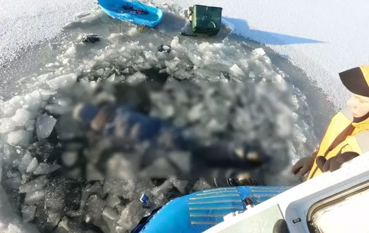 На Каме в Татарстане рыбак провалился под лёд и погиб