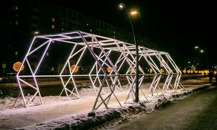 В Нижнекамске установили новогодние световые туннели