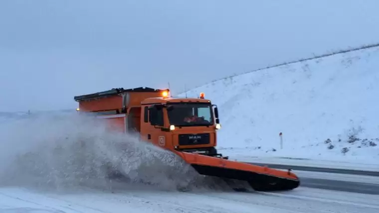 Утром на уборку региональных трасс в Татарстане вышло 430 единиц снегоуборочной техники