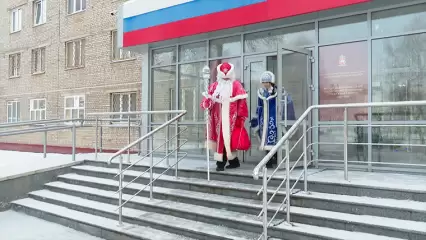 В Нижнекамске сотрудники УМВД проводят ежегодную акцию «Полицейский Дед Мороз» - НТР 24