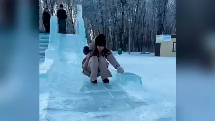 Нижнекамские врачи на личном примере показали, как нельзя кататься с горки - НТР 24