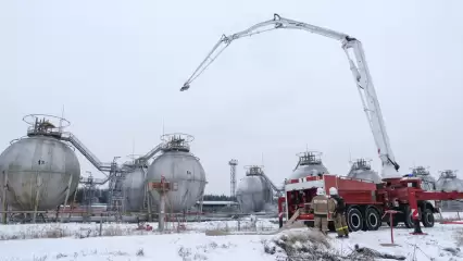 В Нижнекамске отработали действия по тушению 10-метровго факела пламени