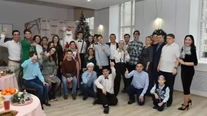 Мэр Нижнекамска посетил новогодние встречи детей с ОВЗ