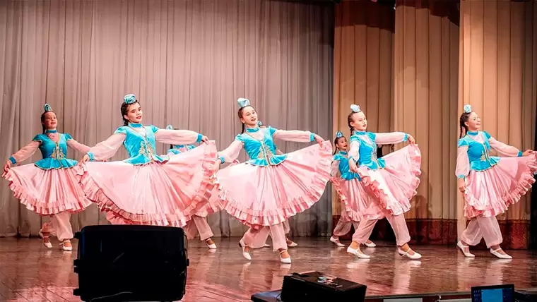 В Нижнекамске прошёл этнокультурный фестиваль с участием 23 хореографических коллективов