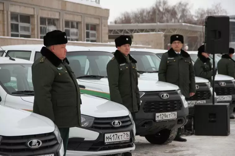 В Татарстане автопарк минэкологии пополнили 20 машин к 30-летию ведомства