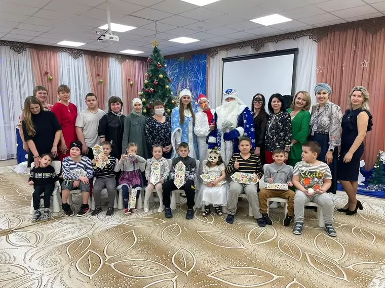 В Нижнекамске устроили новогодний праздник для детей-инвалидов