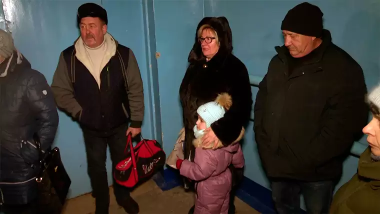 В Нижнекамске у жильцов дома из-за порыва трубы в подвале начались проблемы с горячей водой и отоплением