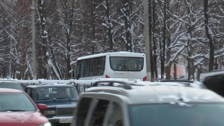 В Нижнекамске оштрафуют перевозчика из-за водителя автобуса, который проехал мимо остановки