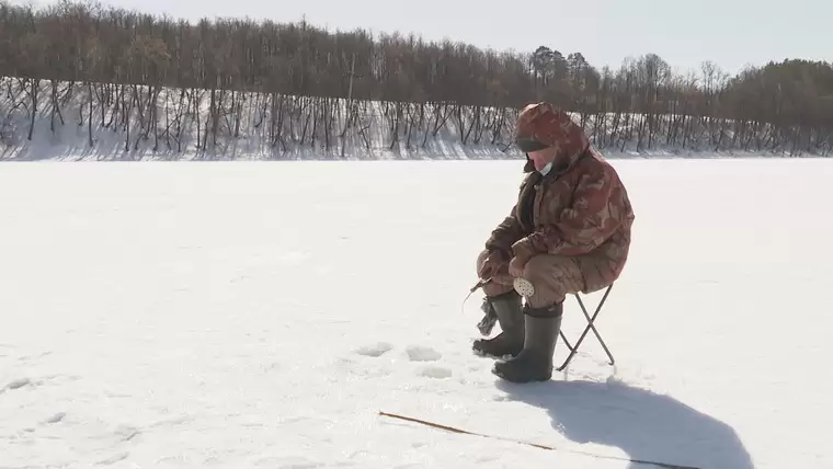 Татарстанцам напомнили, что необходимо иметь при себе, отправляясь на зимнюю рыбалку