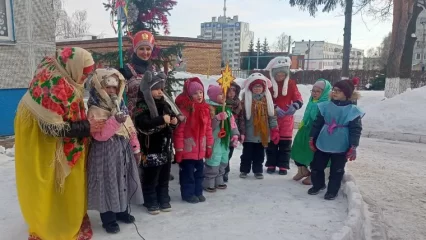 В нижнекамском детском саду устроили колядки - НТР 24