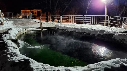 Представители администрации Нижнекамска проверили родник Святой Ключ и искупались в ледяной воде - НТР 24