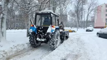 На уборку улиц Нижнекамска от снега вышли 546 дворников и 52 единицы техники