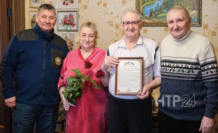 В Нижнекамске чествовали «отца» газодымозащитной службы отряда пожарной охраны Евгения Строилова