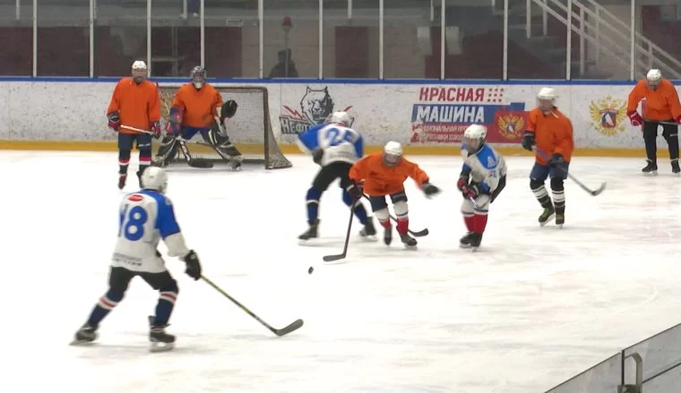 В Нижнекамске финал турнира по дворовому хоккею провели в малом ледовом дворце